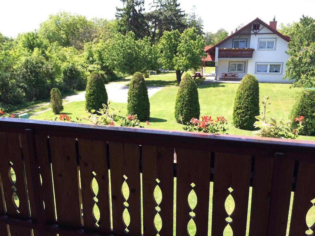 Frankie Holiday Apartment Iii. Balatongyörök Стая снимка